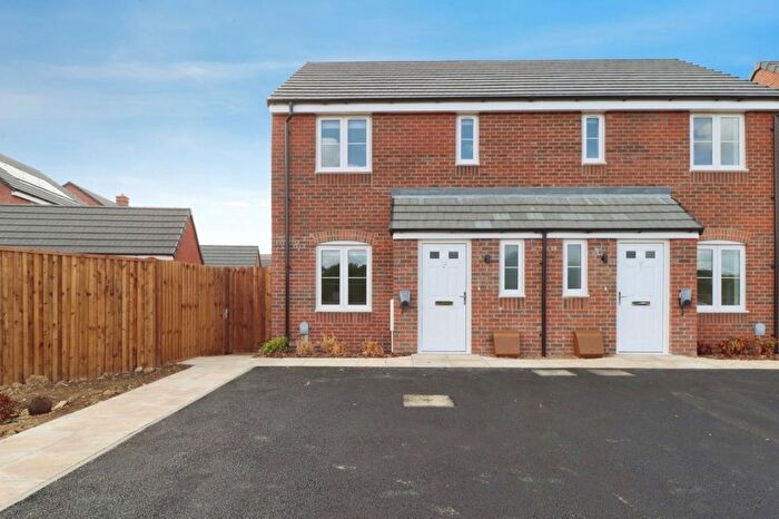 3 Bedroom Semi-Detached House To Rent In Fairburn Close, Market Harborough, LE16