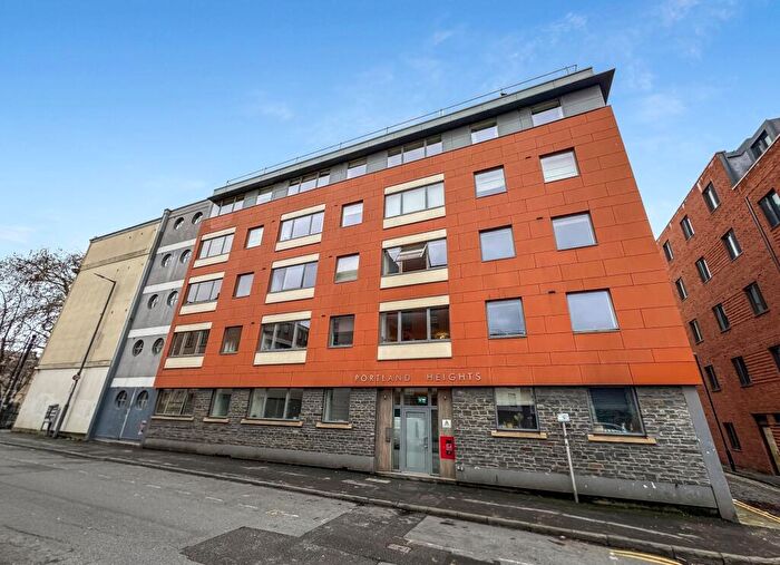 3 Bedroom Apartment For Sale In Dean Street, Bristol, Somerset, BS2