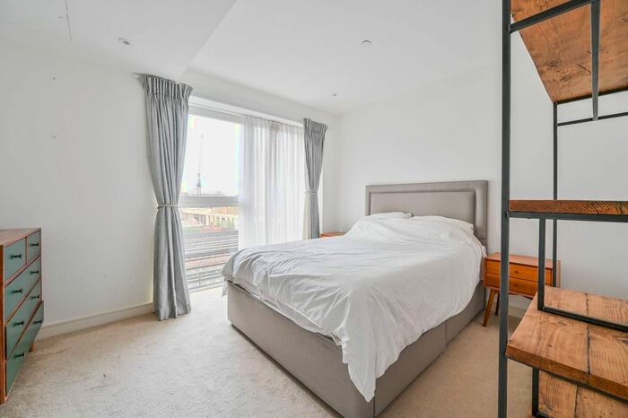 1 Bedroom Flat To Rent In Nine Elms Point, Nine Elms, London, SW8