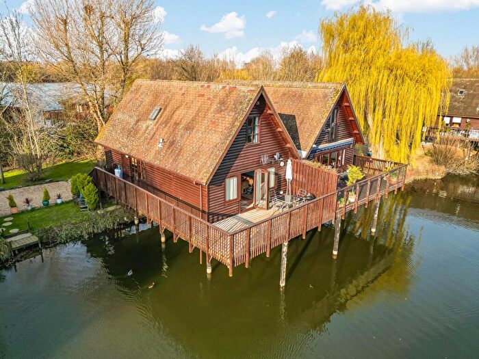 3 Bedroom Lodge For Sale In Mill Road, Buckden, PE19