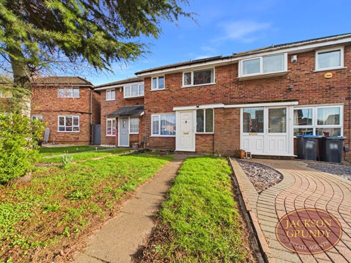 3 Bedroom Terraced House For Sale In Bowthorpe Close, Langlands, NN3