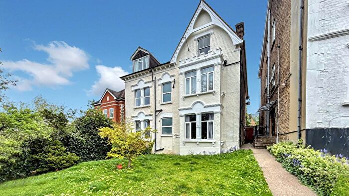 1 Bedroom Flat For Sale In Normanton Road, South Croydon, CR2