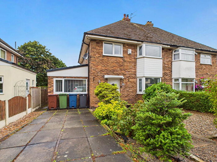 4 Bedroom Semi-Detached House For Sale In Whalley Drive, Aughton, L39