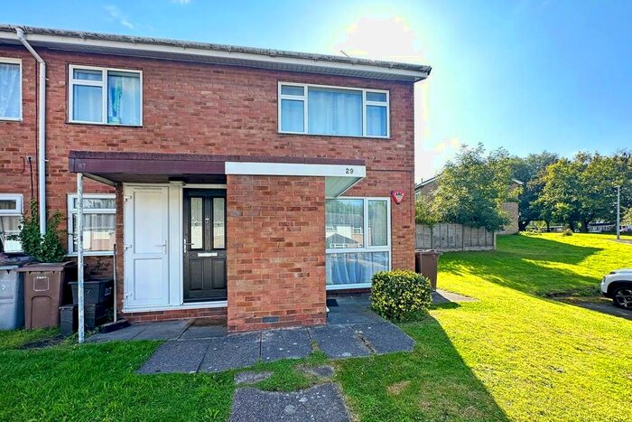 2 Bedroom Ground Maisonette To Rent In Milholme Green, Solihull, B92