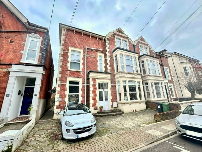 Studio To Rent In St. Ronans Road, Southsea, PO4