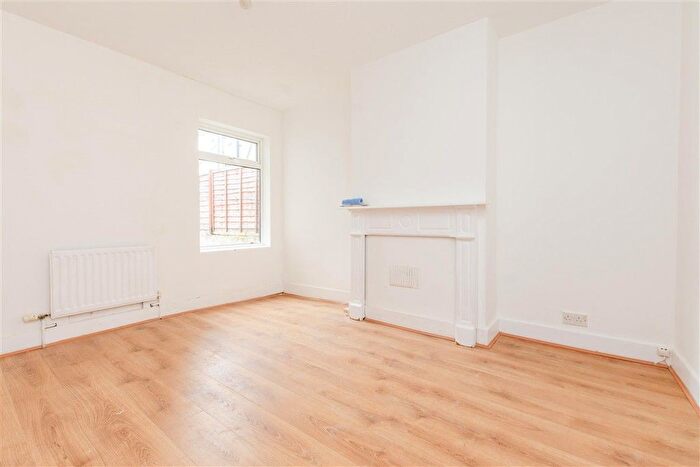 3 Bedroom Terraced House For Sale In Cecil Road, Rochester, Kent, ME1