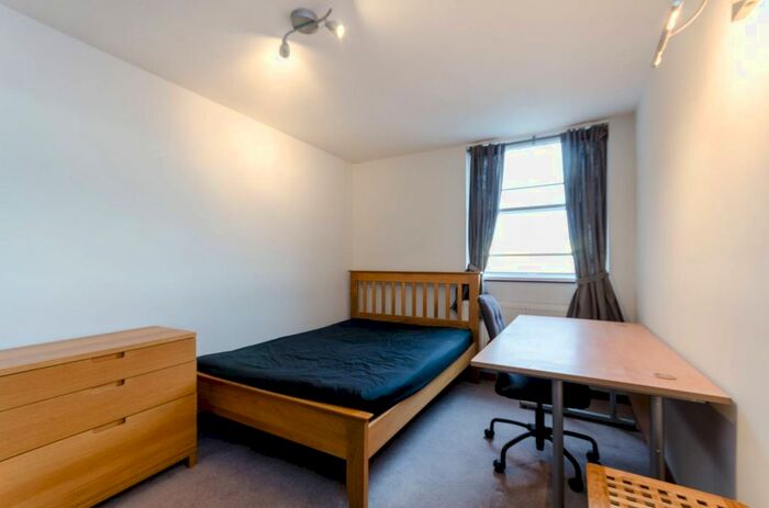 2 Bedroom Flat To Rent In Kingston Hill, Kingston Hill, Kingston Upon Thames, KT2