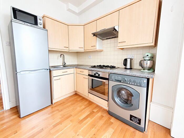 1 Bedroom Flat To Rent In Pakeman Street, Holloway, N7