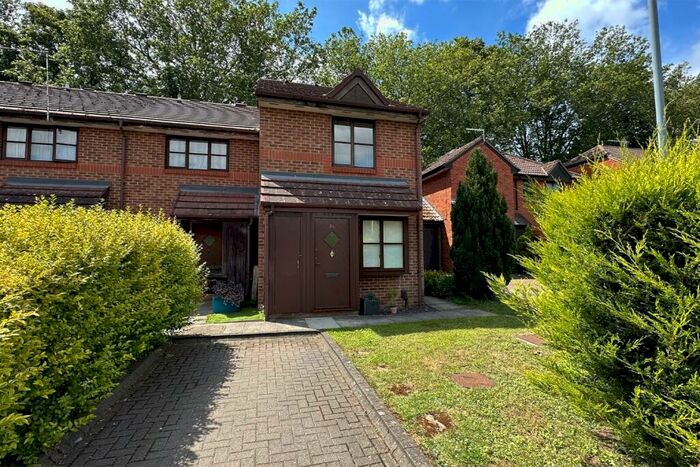 1 Bedroom End Of Terrace House To Rent In Stonefield Park, Maidenhead, Berkshire, SL6