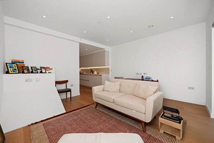 1 Bedroom Apartment To Rent In Goldsmiths Row, London, E2