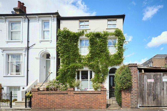 5 Bedroom Detached House To Rent In Shaftesbury Road, Richmond, Surrey, TW9