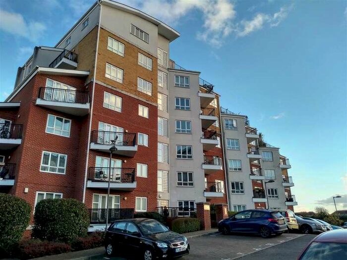 2 Bedroom Flat To Rent In The Gateway, Watford, WD18