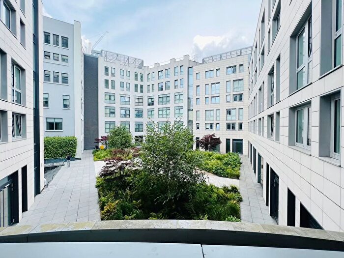 Studio To Rent In City Road, London, EC1V