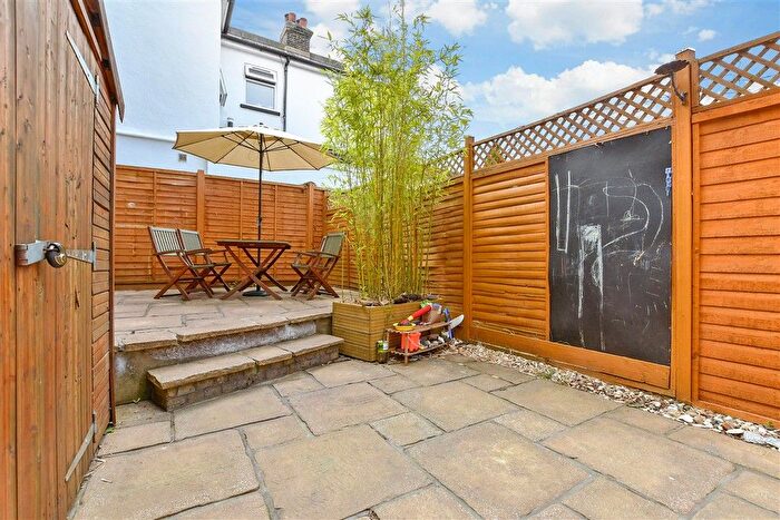3 Bedroom Semi-Detached House For Sale In Clarence Road, Sutton, Surrey, SM1