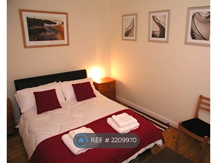 4 Bedroom Flat To Rent In Canongate, Edinburgh, EH8