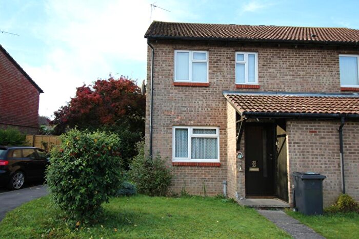 1 Bedroom Flat To Rent In Hogarth Close, Basingstoke, Hampshire, RG21