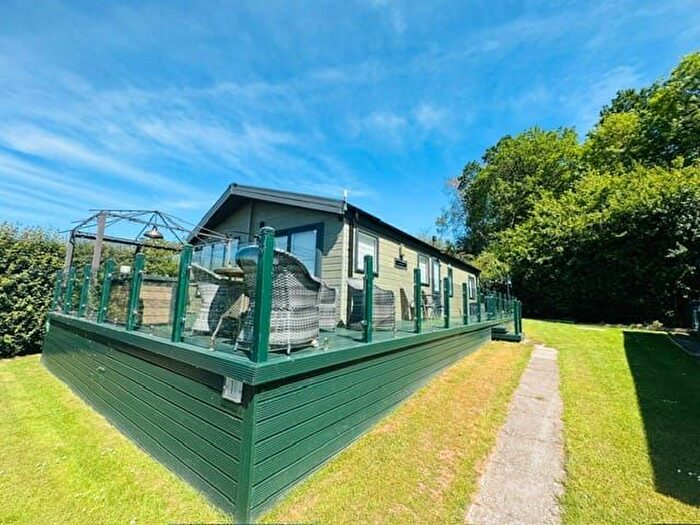 2 Bedroom Park Home For Sale In The Winnall Caravan Park, Stourport On Severn, DY13