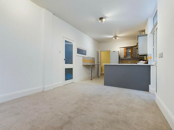 3 Bedroom Terraced House For Sale In Windlesham Avenue, BN1