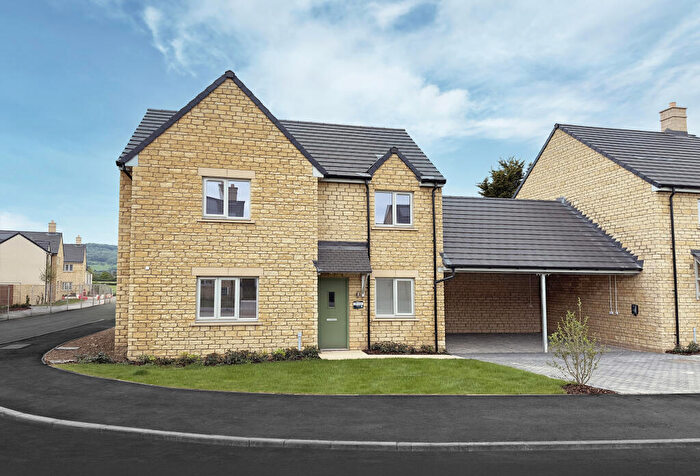 4 Bedroom Link Detached House For Sale In Daylestone Park, Alderton, GL20