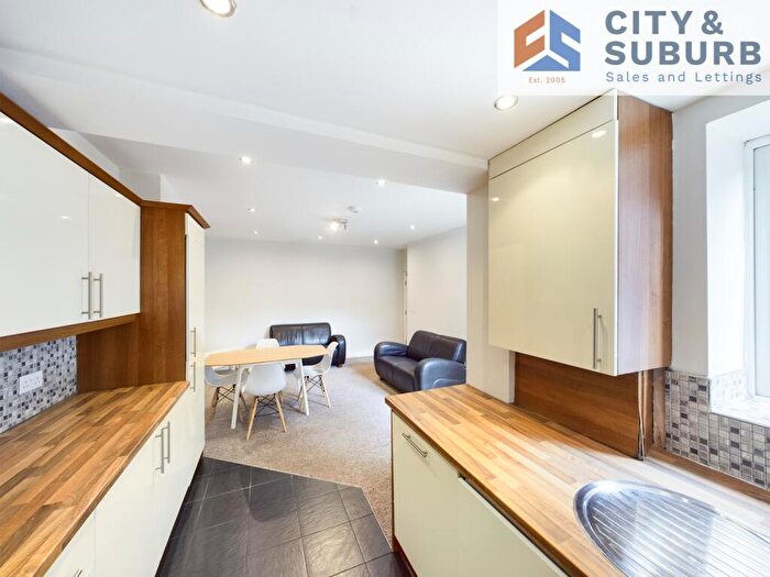 3 Bedroom Flat To Rent In Lavender Gardens, Jesmond, Newcastle Upon Tyne, Tyne And Wear, NE2