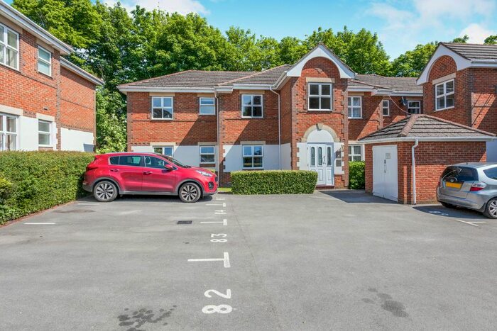 2 Bedroom Flat To Rent In Norn Hill, Basingstoke RG21