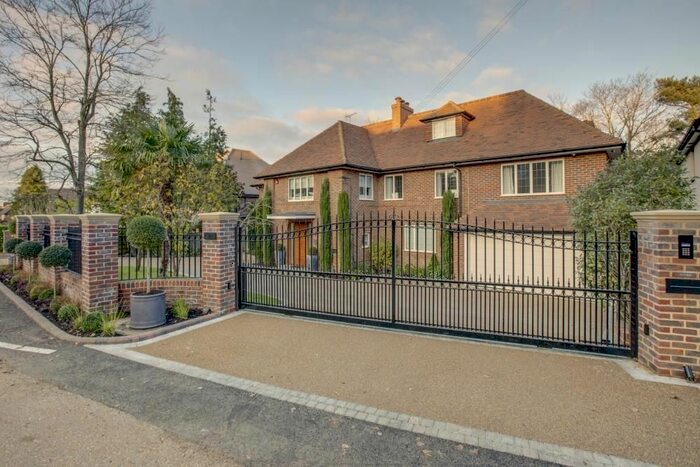 7 Bedroom Detached House To Rent In Newlands Avenue, Radlett WD7