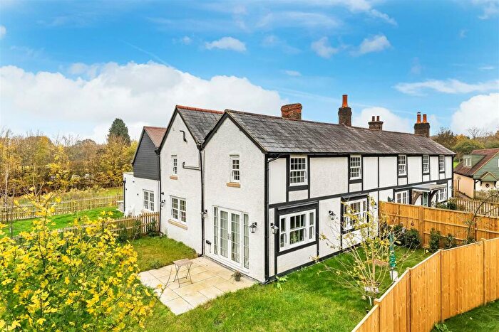 1 Bedroom Apartment For Sale In Beare Green, RH5