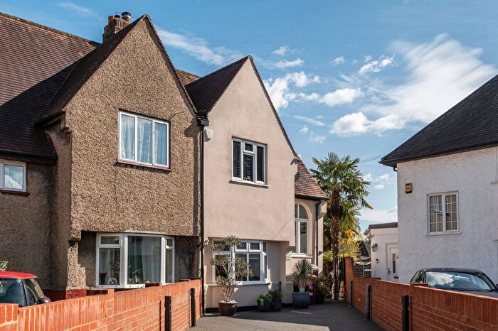 3 Bedroom Semi Detached House For Sale In St. Andrews Way, Cippenham, Berkshire, SL1