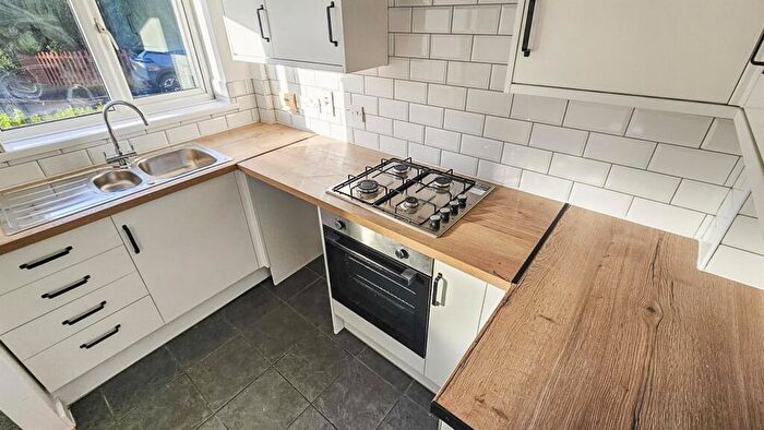 2 Bedroom Semi Detached House To Rent In Browns Croft, Basford, Nottingham, NG6