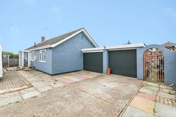 2 Bedroom Bungalow For Sale In The Gardens, Carlton Colville, Lowestoft, Suffolk, NR33