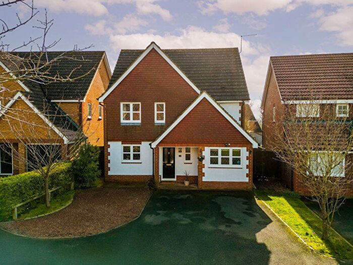 4 Bedroom Detached House For Sale In Warren Close, Stone, HP17