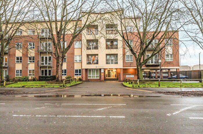 1 Bedroom Flat For Sale In Caversham Place, Richfield Avenue, Reading, RG1