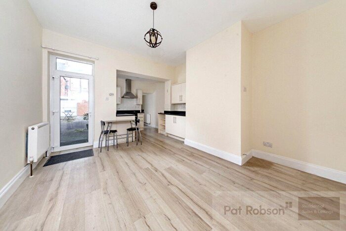 2 Bedroom Apartment To Rent In Trewhitt Road, Heaton, Newcastle Upon Tyne, NE6