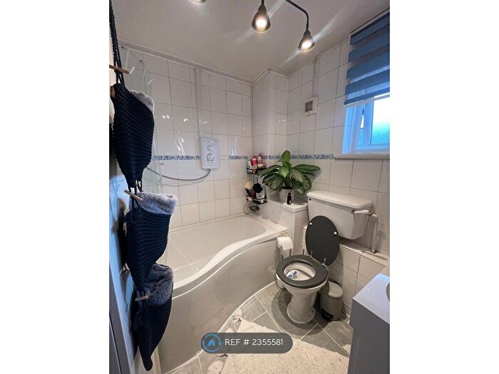 1 Bedroom Flat To Rent In Caneland Court, Waltham Abbey, EN9