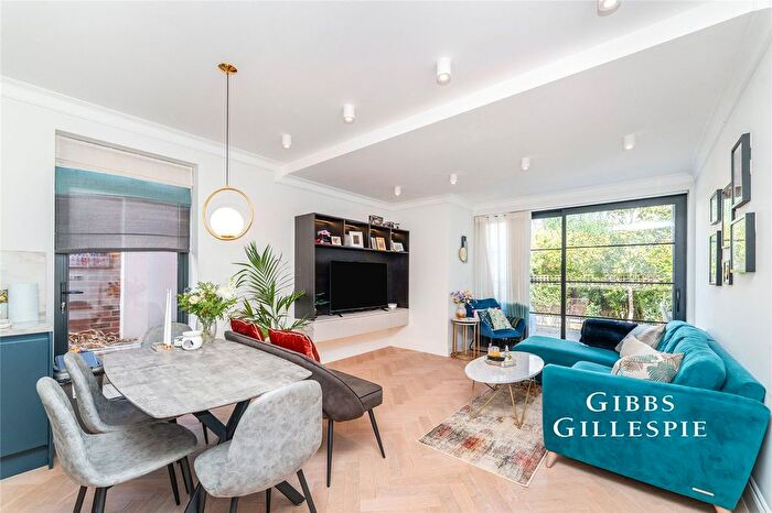 2 Bedroom Flat To Rent In Cleveland Road, London, W13