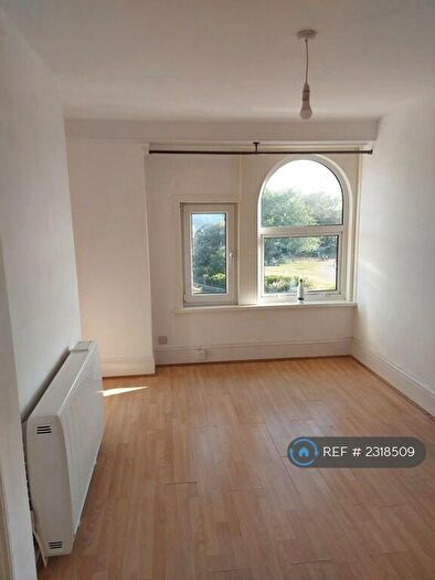 1 Bedroom Flat To Rent In South Terrace, Littlehampton, BN17