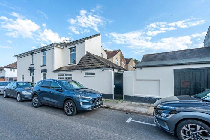 4 Bedroom House To Rent In Northgate Avenue, Portsmouth, PO2