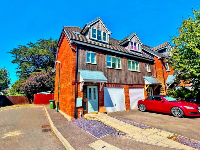 3 Bedroom Semi-Detached House To Rent In Monterey Gardens, Bognor Regis, West Sussex, PO21