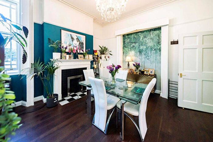 2 Bedroom Apartment For Sale In Tring Station, Tring, HP23