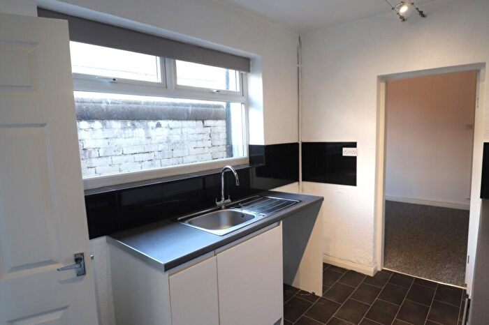 2 Bedroom End Of Terrace House To Rent In Elphinstone Road, Stoke-on-Trent, ST4