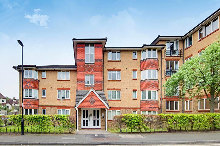 2 Bedroom Flat For Sale In Muggeridge Close, South Croydon, CR2