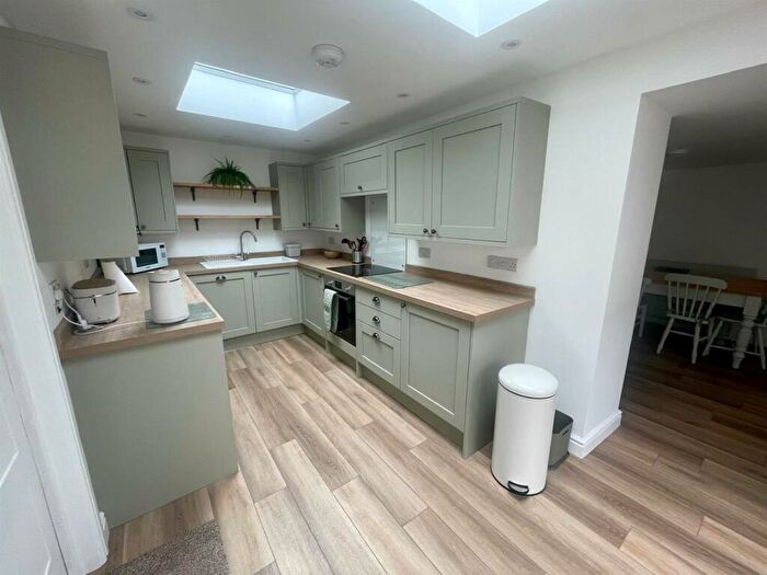 2 Bedroom House To Rent In Bias Lane, Braunton, EX33