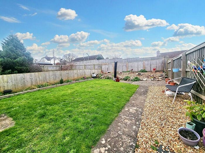 2 Bedroom Semi-Detached Bungalow For Sale In Firbank Road, Dawlish, EX7