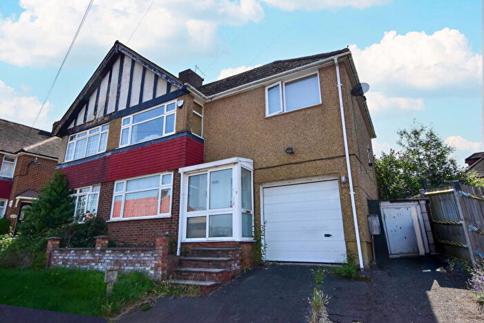4 Bedroom Semi-Detached House For Sale In Langley Avenue, Hemel Hempstead, HP3