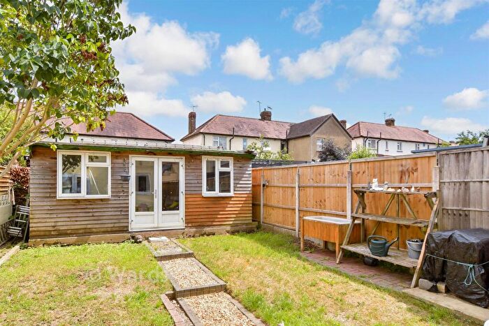 2 Bedroom Semi Detached House For Sale In Cedar Road, Strood, Rochester, Kent, ME2