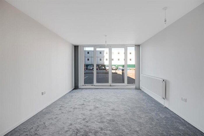 1 Bedroom Apartment For Sale In The Oxygen, Royal Victoria Dock, E16