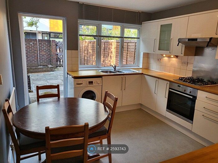 3 Bedroom Terraced House To Rent In Bletsoe Walk, London, N1