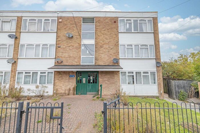 1 Bedroom Flat For Sale In Tennyson Avenue, Canterbury, Kent, CT1