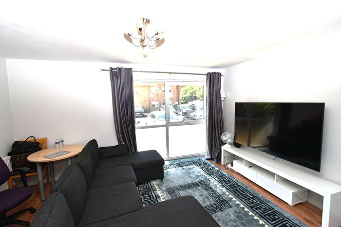 1 Bedroom Flat For Sale In September Way, Stanmore, HA7