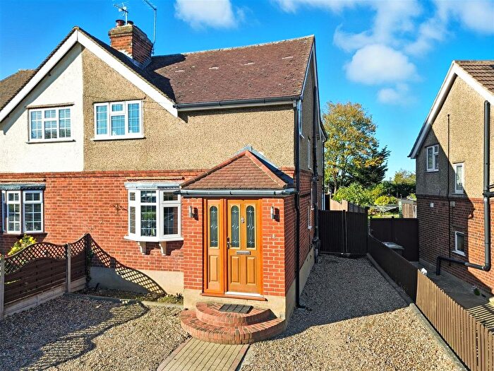 3 Bedroom Semi-Detached House For Sale In Hansells Mead, Roydon, CM19